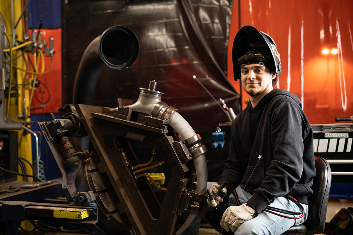 Lansing-Welder-Bottom-of-Careers-in-the-Americas
